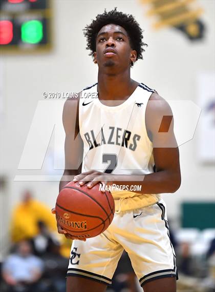 Thumbnail 2 in Sierra Canyon vs. Birmingham (The Classic at Damien) photogallery.