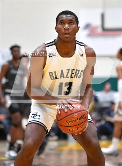Thumbnail 3 in Sierra Canyon vs. Birmingham (The Classic at Damien) photogallery.