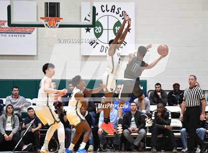 Thumbnail 1 in Sierra Canyon vs. Birmingham (The Classic at Damien) photogallery.