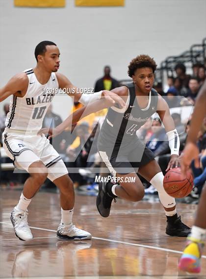 Thumbnail 3 in Sierra Canyon vs. Birmingham (The Classic at Damien) photogallery.