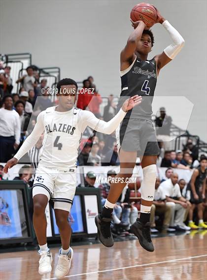 Thumbnail 2 in Sierra Canyon vs. Birmingham (The Classic at Damien) photogallery.