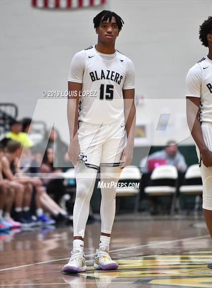 Thumbnail 3 in Sierra Canyon vs. Birmingham (The Classic at Damien) photogallery.