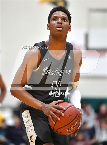 Thumbnail 3 in Sierra Canyon vs. Birmingham (The Classic at Damien) photogallery.