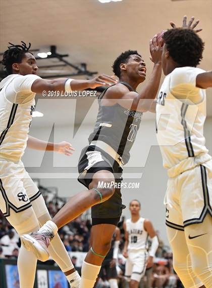Thumbnail 2 in Sierra Canyon vs. Birmingham (The Classic at Damien) photogallery.