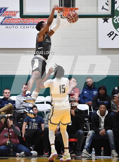 Thumbnail 3 in Sierra Canyon vs. Birmingham (The Classic at Damien) photogallery.