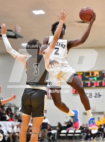 Thumbnail 1 in Sierra Canyon vs. Birmingham (The Classic at Damien) photogallery.