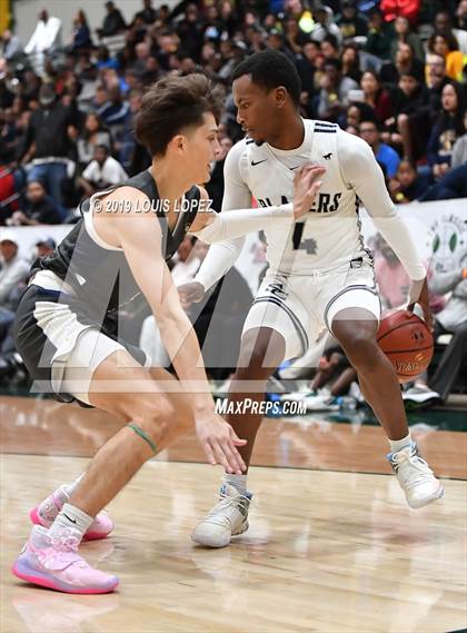 Thumbnail 3 in Sierra Canyon vs. Birmingham (The Classic at Damien) photogallery.