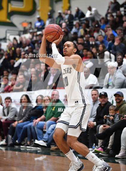 Thumbnail 3 in Sierra Canyon vs. Birmingham (The Classic at Damien) photogallery.