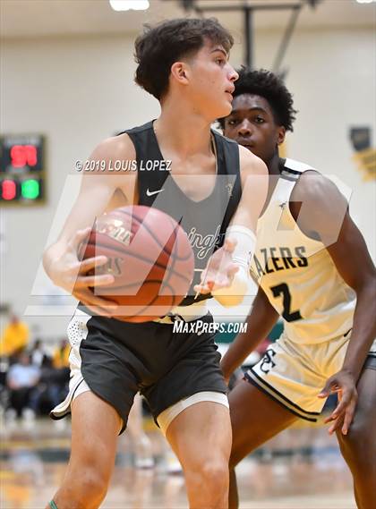 Thumbnail 2 in Sierra Canyon vs. Birmingham (The Classic at Damien) photogallery.