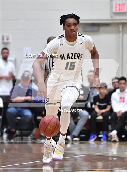 Thumbnail 3 in Sierra Canyon vs. Birmingham (The Classic at Damien) photogallery.
