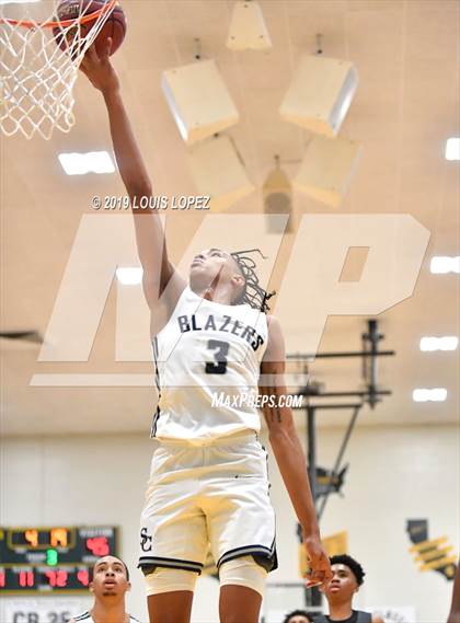 Thumbnail 3 in Sierra Canyon vs. Birmingham (The Classic at Damien) photogallery.