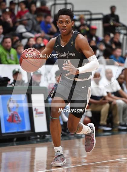 Thumbnail 1 in Sierra Canyon vs. Birmingham (The Classic at Damien) photogallery.