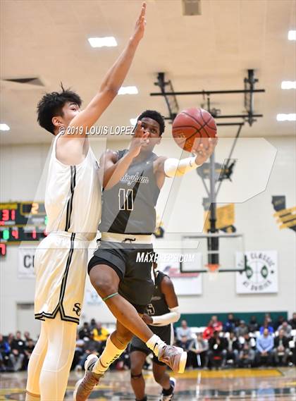 Thumbnail 3 in Sierra Canyon vs. Birmingham (The Classic at Damien) photogallery.