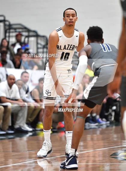 Thumbnail 3 in Sierra Canyon vs. Birmingham (The Classic at Damien) photogallery.