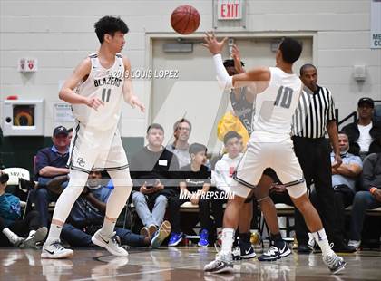 Thumbnail 2 in Sierra Canyon vs. Birmingham (The Classic at Damien) photogallery.