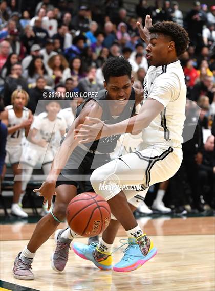 Thumbnail 2 in Sierra Canyon vs. Birmingham (The Classic at Damien) photogallery.