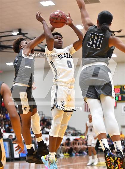Thumbnail 1 in Sierra Canyon vs. Birmingham (The Classic at Damien) photogallery.