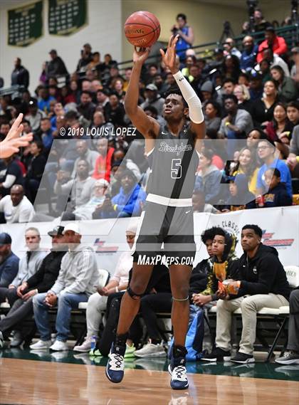 Thumbnail 3 in Sierra Canyon vs. Birmingham (The Classic at Damien) photogallery.