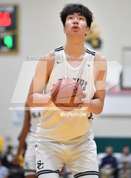 Thumbnail 3 in Sierra Canyon vs. Birmingham (The Classic at Damien) photogallery.