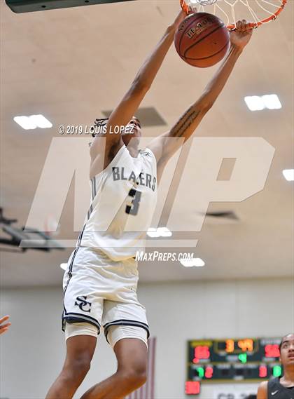 Thumbnail 2 in Sierra Canyon vs. Birmingham (The Classic at Damien) photogallery.