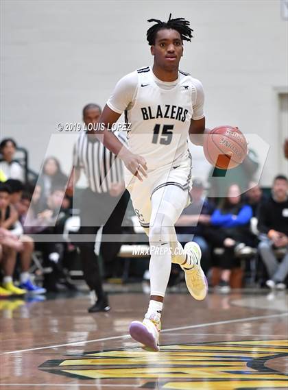 Thumbnail 2 in Sierra Canyon vs. Birmingham (The Classic at Damien) photogallery.