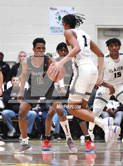 Thumbnail 3 in Sierra Canyon vs. Birmingham (The Classic at Damien) photogallery.