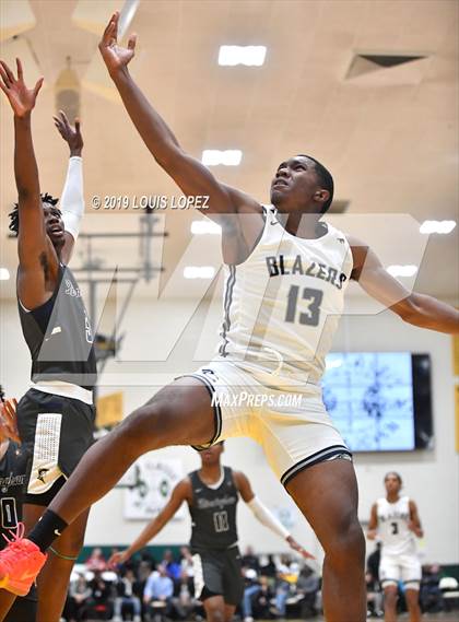 Thumbnail 1 in Sierra Canyon vs. Birmingham (The Classic at Damien) photogallery.