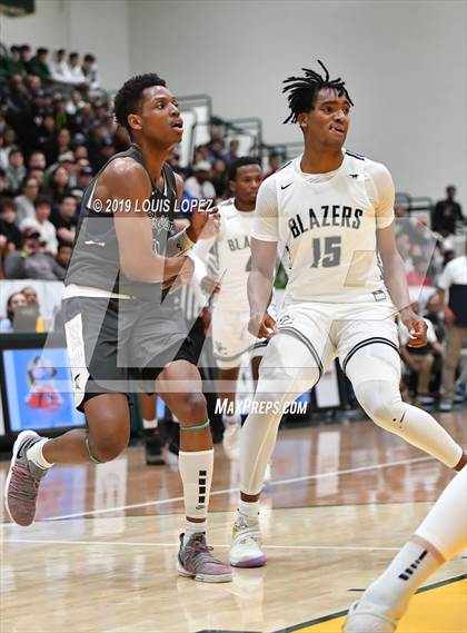 Thumbnail 1 in Sierra Canyon vs. Birmingham (The Classic at Damien) photogallery.