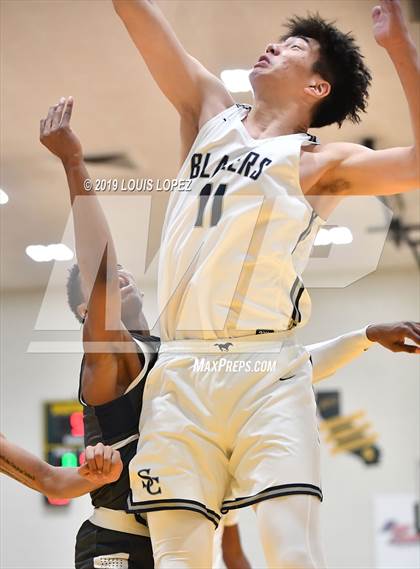 Thumbnail 3 in Sierra Canyon vs. Birmingham (The Classic at Damien) photogallery.