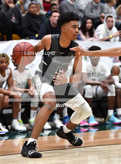 Thumbnail 2 in Sierra Canyon vs. Birmingham (The Classic at Damien) photogallery.