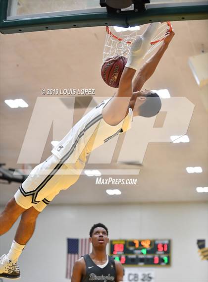 Thumbnail 2 in Sierra Canyon vs. Birmingham (The Classic at Damien) photogallery.