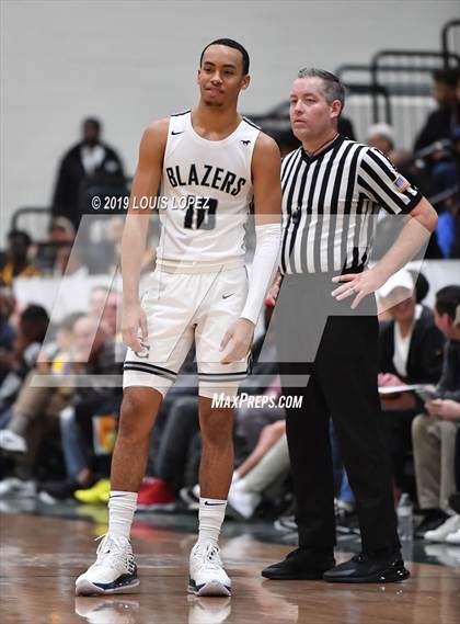 Thumbnail 3 in Sierra Canyon vs. Birmingham (The Classic at Damien) photogallery.
