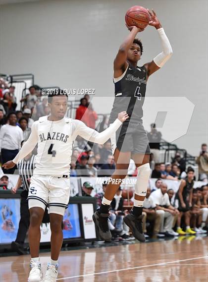 Thumbnail 3 in Sierra Canyon vs. Birmingham (The Classic at Damien) photogallery.
