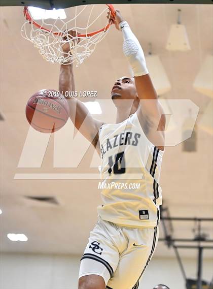 Thumbnail 3 in Sierra Canyon vs. Birmingham (The Classic at Damien) photogallery.