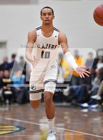 Thumbnail 3 in Sierra Canyon vs. Birmingham (The Classic at Damien) photogallery.
