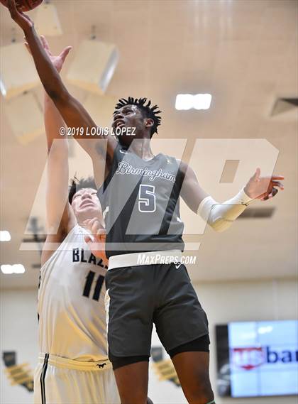 Thumbnail 3 in Sierra Canyon vs. Birmingham (The Classic at Damien) photogallery.