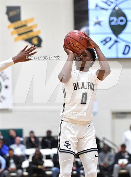 Thumbnail 3 in Sierra Canyon vs. Birmingham (The Classic at Damien) photogallery.