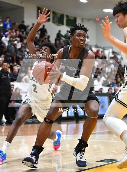 Thumbnail 2 in Sierra Canyon vs. Birmingham (The Classic at Damien) photogallery.