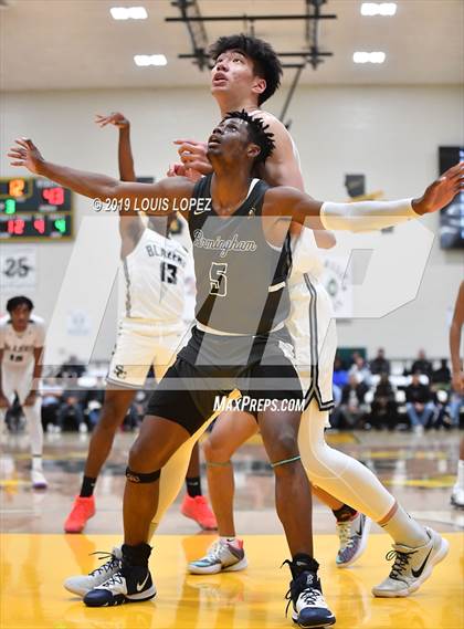 Thumbnail 3 in Sierra Canyon vs. Birmingham (The Classic at Damien) photogallery.