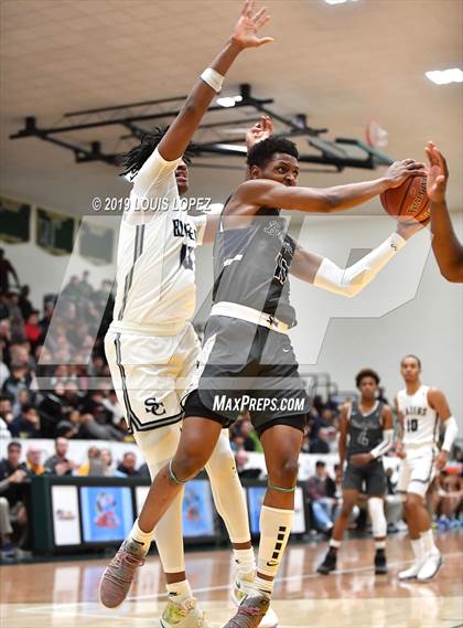 Thumbnail 3 in Sierra Canyon vs. Birmingham (The Classic at Damien) photogallery.