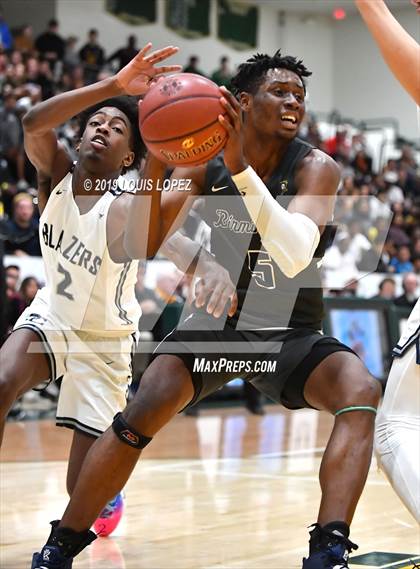 Thumbnail 3 in Sierra Canyon vs. Birmingham (The Classic at Damien) photogallery.