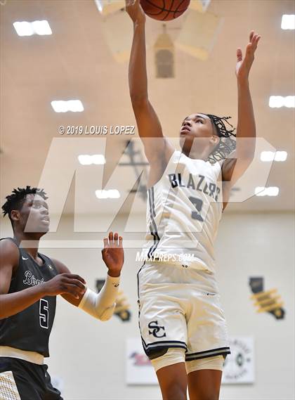 Thumbnail 2 in Sierra Canyon vs. Birmingham (The Classic at Damien) photogallery.