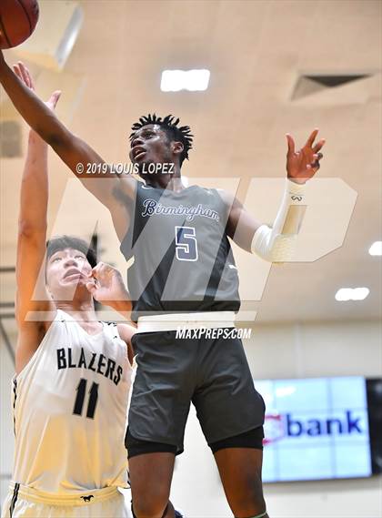 Thumbnail 2 in Sierra Canyon vs. Birmingham (The Classic at Damien) photogallery.