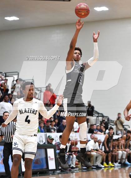 Thumbnail 1 in Sierra Canyon vs. Birmingham (The Classic at Damien) photogallery.