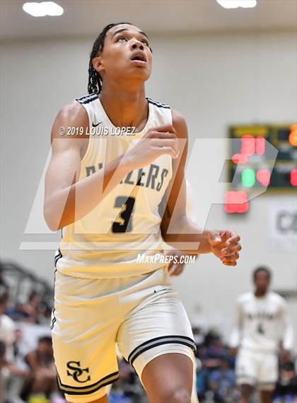 Thumbnail 1 in Sierra Canyon vs. Birmingham (The Classic at Damien) photogallery.