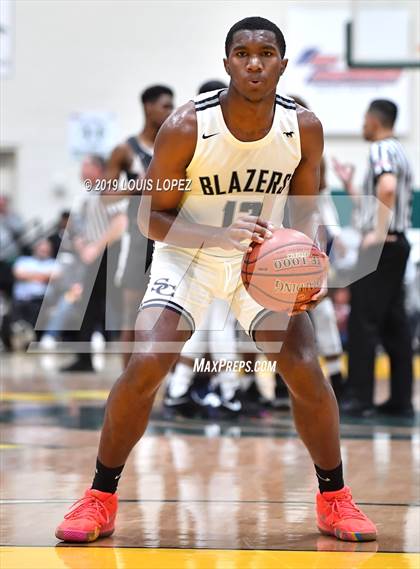 Thumbnail 2 in Sierra Canyon vs. Birmingham (The Classic at Damien) photogallery.