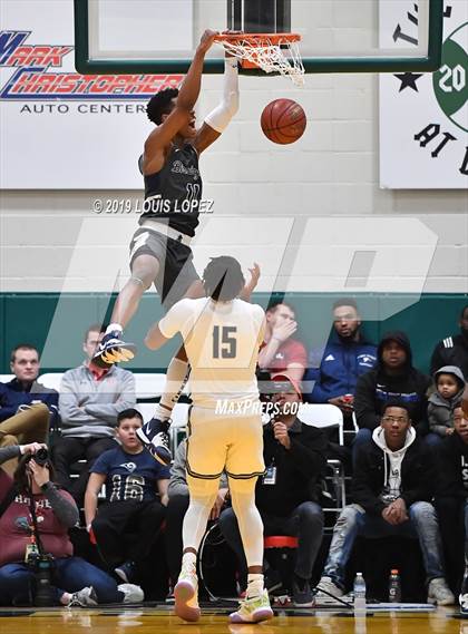 Thumbnail 1 in Sierra Canyon vs. Birmingham (The Classic at Damien) photogallery.