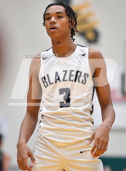 Thumbnail 1 in Sierra Canyon vs. Birmingham (The Classic at Damien) photogallery.