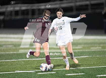 Thumbnail 3 in Strongsville vs. Walsh Jesuit (OHSAA D1 State Semifinal) photogallery.