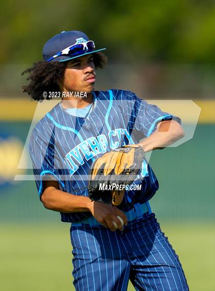 Thumbnail 3 in River City @ Elk Grove (CIF SJS D1 Playoff) photogallery.